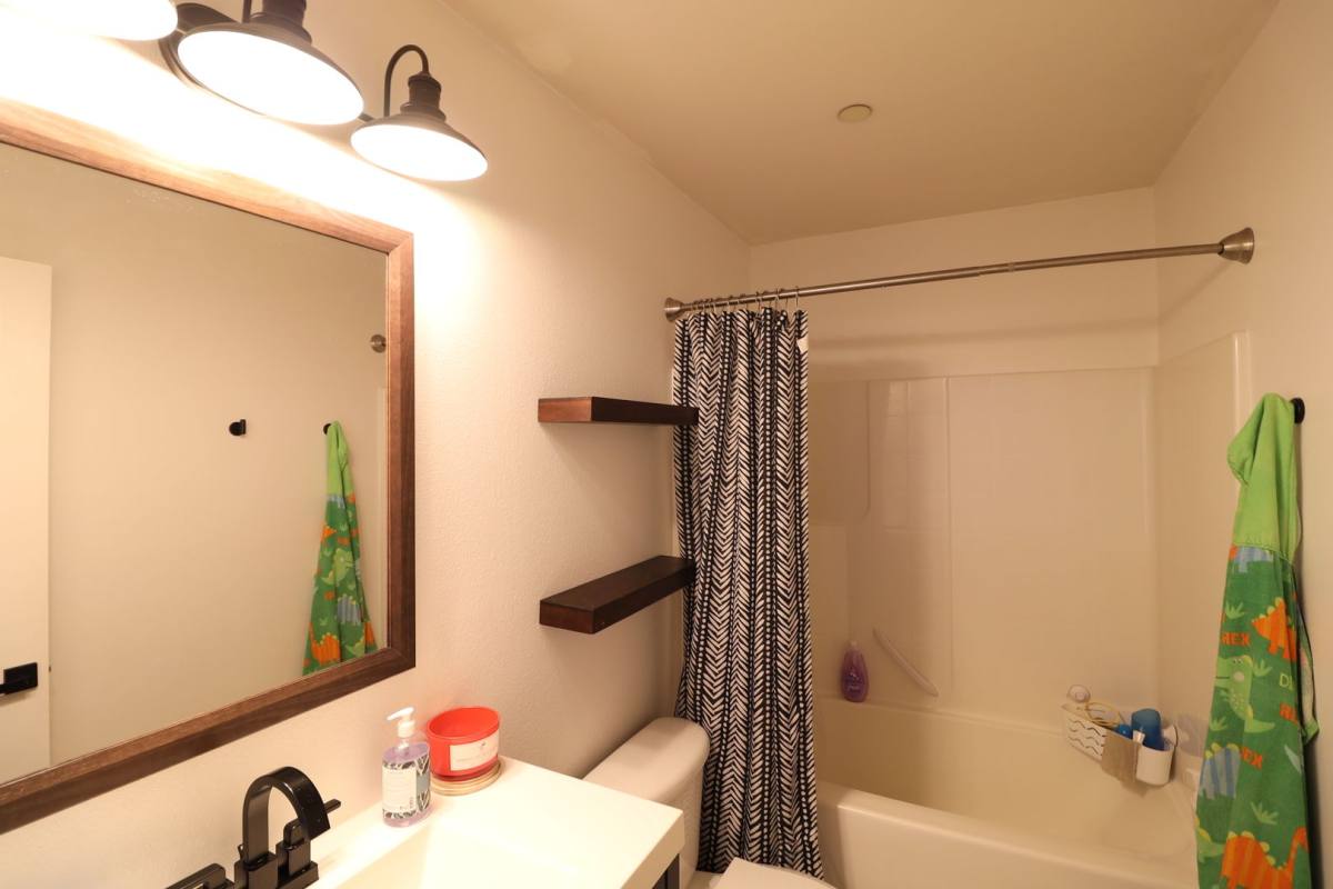 House for rent at 1700 SW Mulberry Place, Oak Harbor, WA 98277
