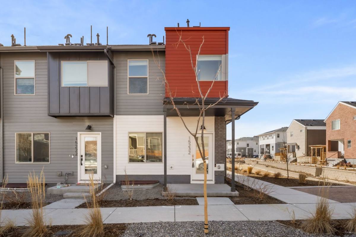 Townhouse for rent at 15232 W 69th Place, Arvada, CO 80007
