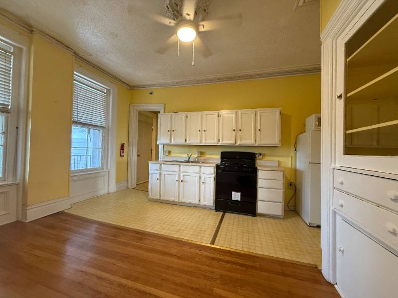 Apartment for rent at 346 S Rose St #C, Kalamazoo, MI 49007
