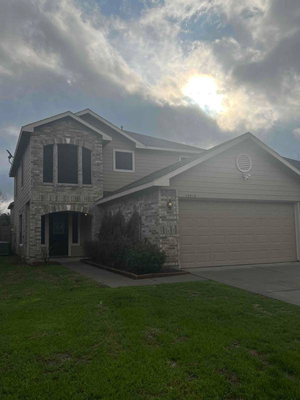 House for rent at 19418 Sandy Woods Dr, Tomball, TX 77375