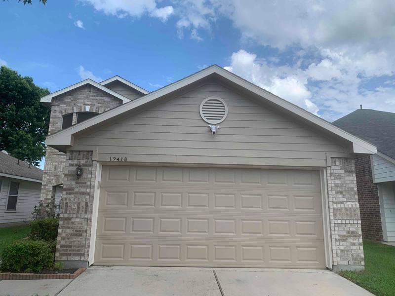 House for rent at 19418 Sandy Woods Dr, Tomball, TX 77375