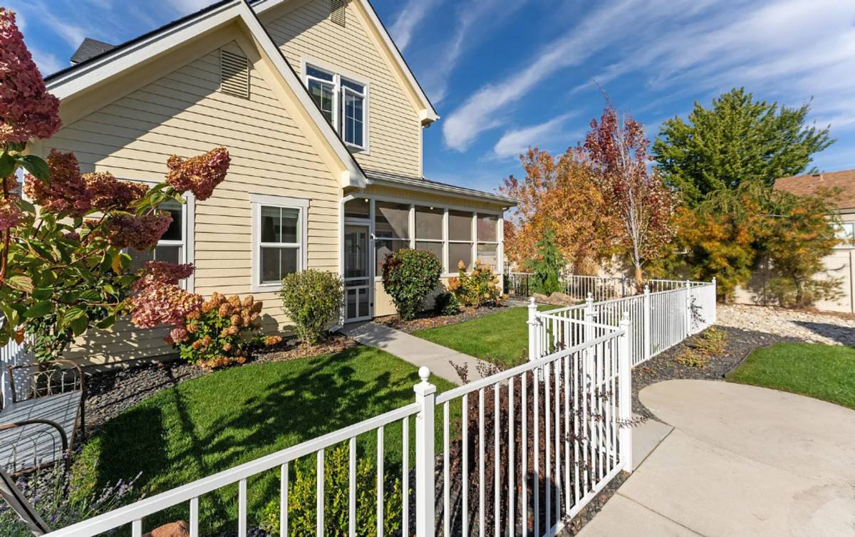 House for rent at 115 S Mathie Way, Eagle, ID 83616