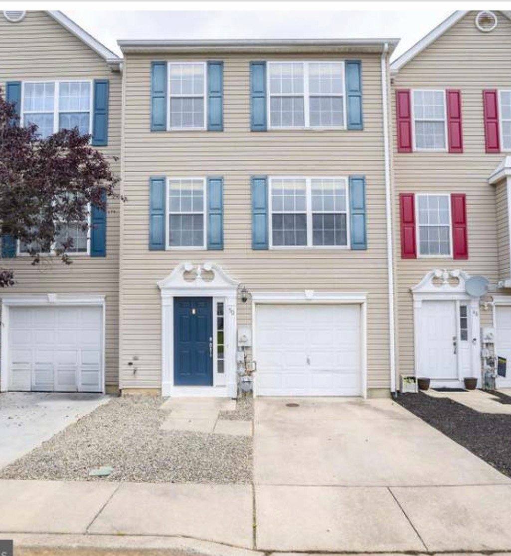 Townhouse for rent at 50 Versailles Court, Newark, DE 19702