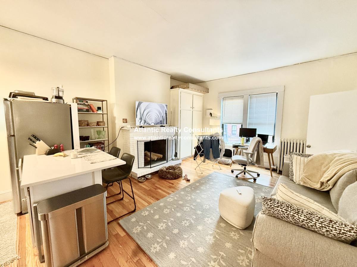 Apartment for rent at 337 Beacon St #9, Boston, MA 02116