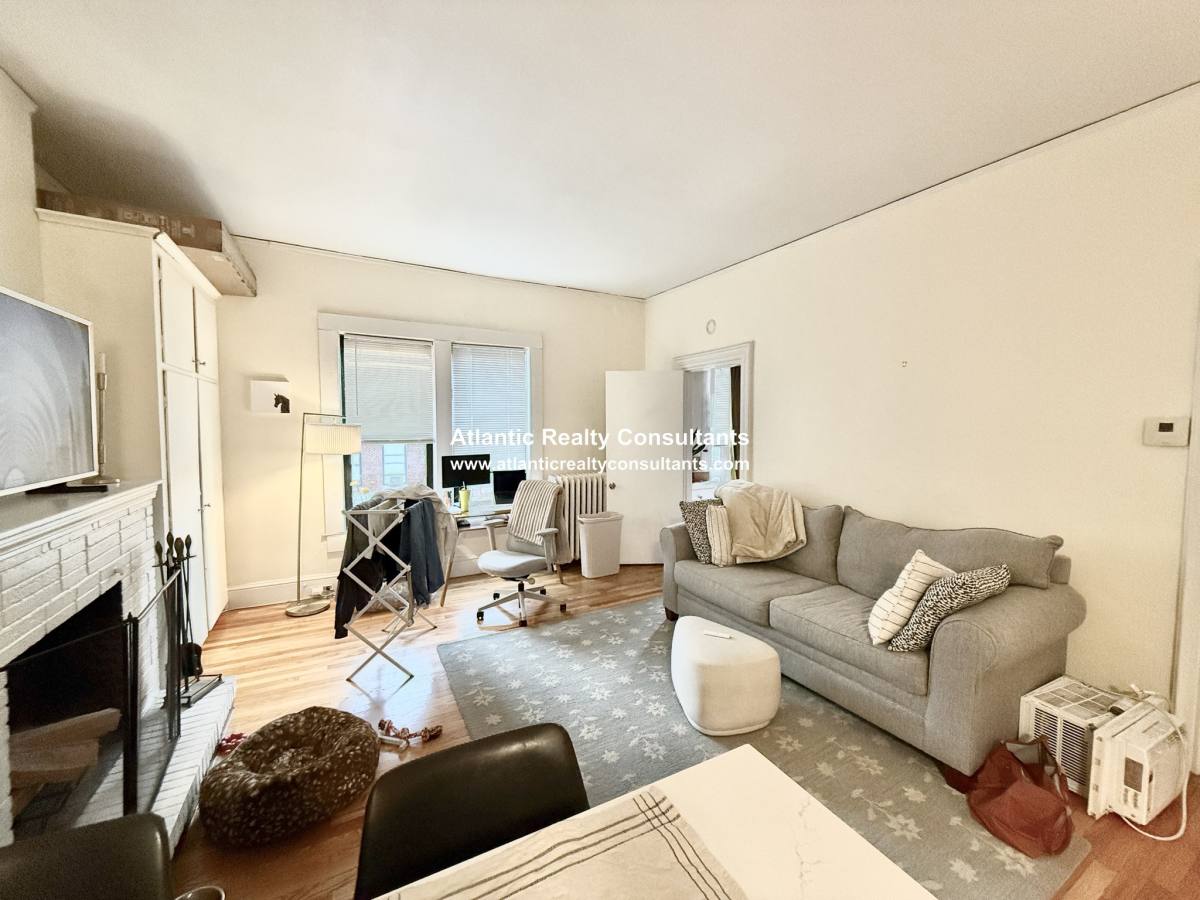 Apartment for rent at 337 Beacon St #9, Boston, MA 02116