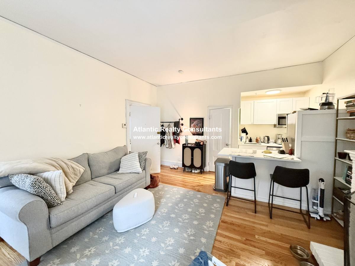 Apartment for rent at 337 Beacon St #9, Boston, MA 02116