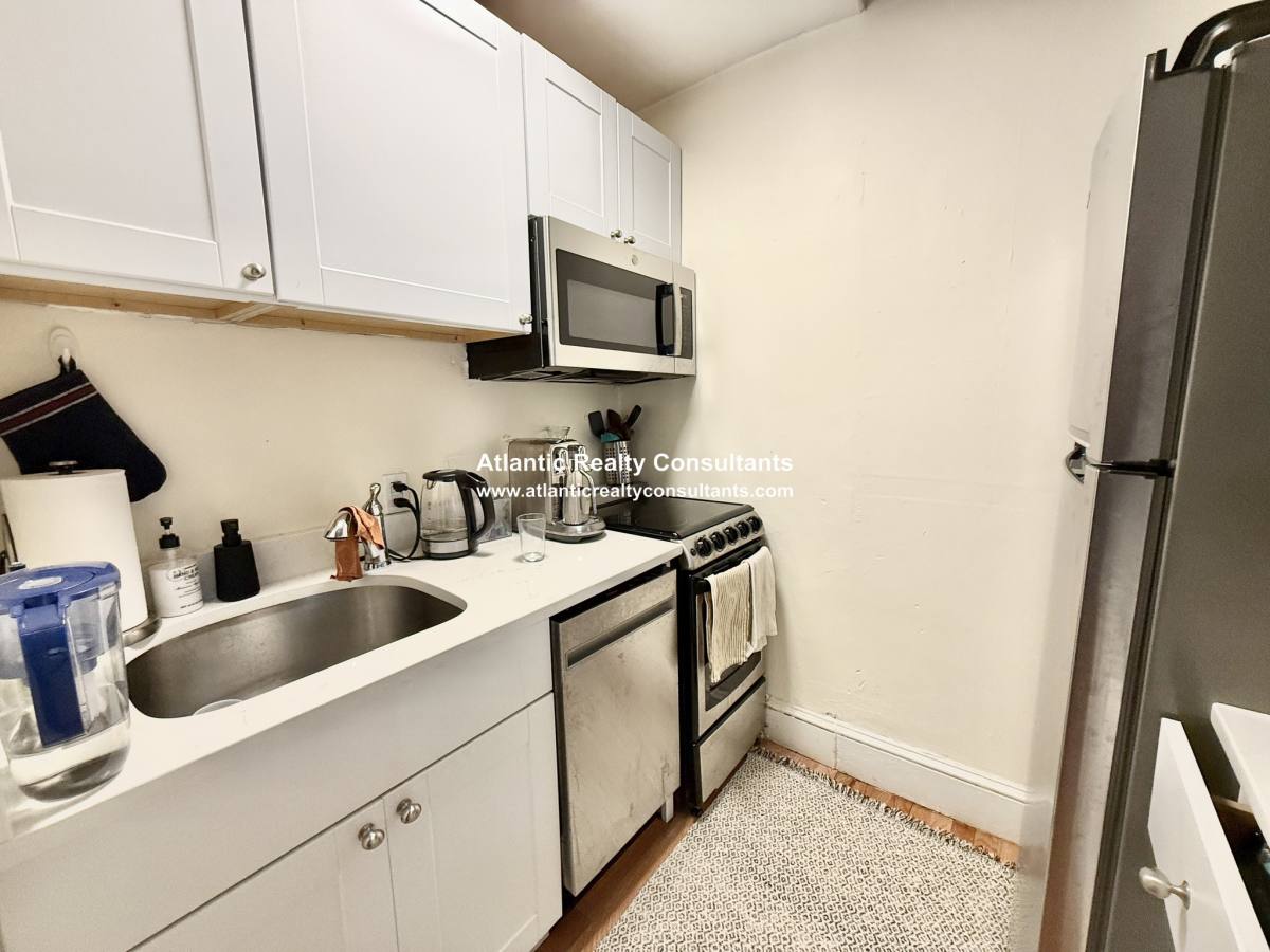 Apartment for rent at 337 Beacon St #9, Boston, MA 02116