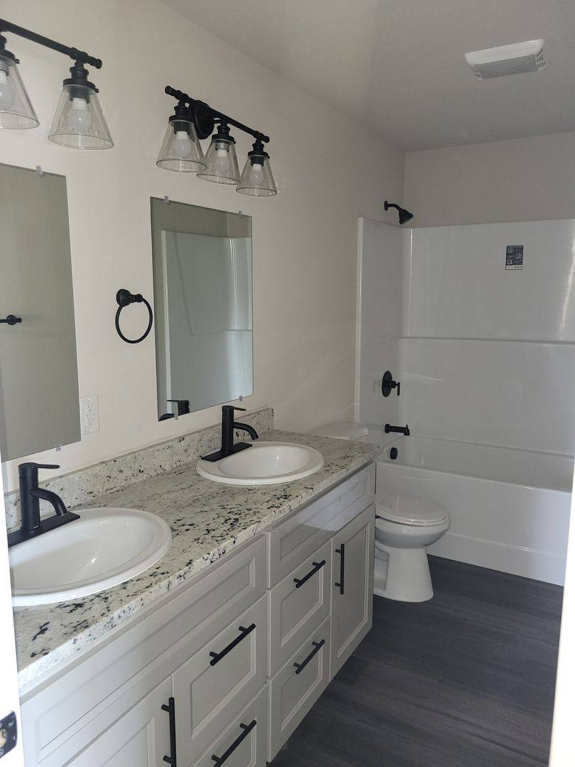 Townhouse for rent at 144 Allison Ave, Sutherlin, OR 97479