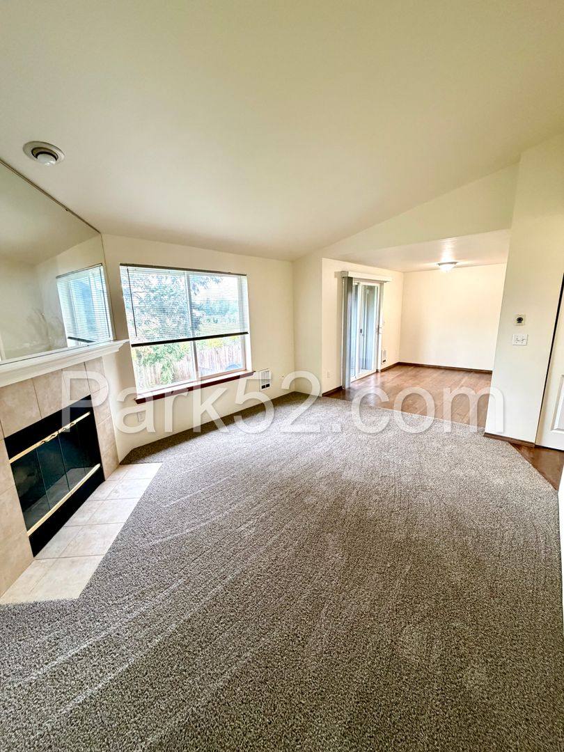 Apartment for rent at 17702 85th Ave Court E, Puyallup, WA 98375