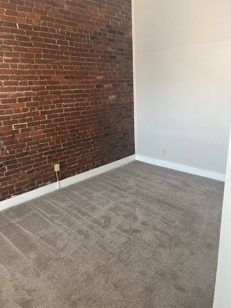 Apartment for rent at 1009 S 3rd St, Louisville, KY 40204