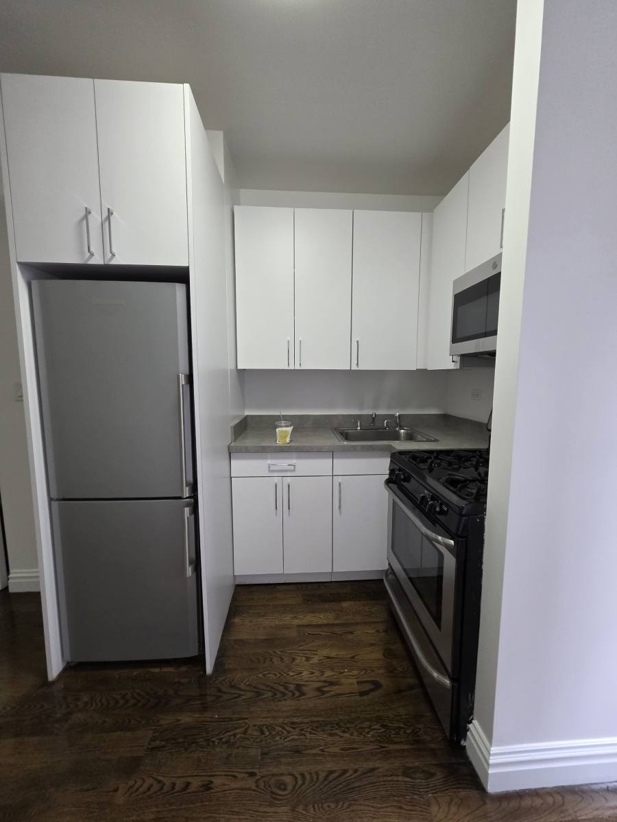 Apartment for rent at 216 E 89th St #EV3W, New York, NY 10128