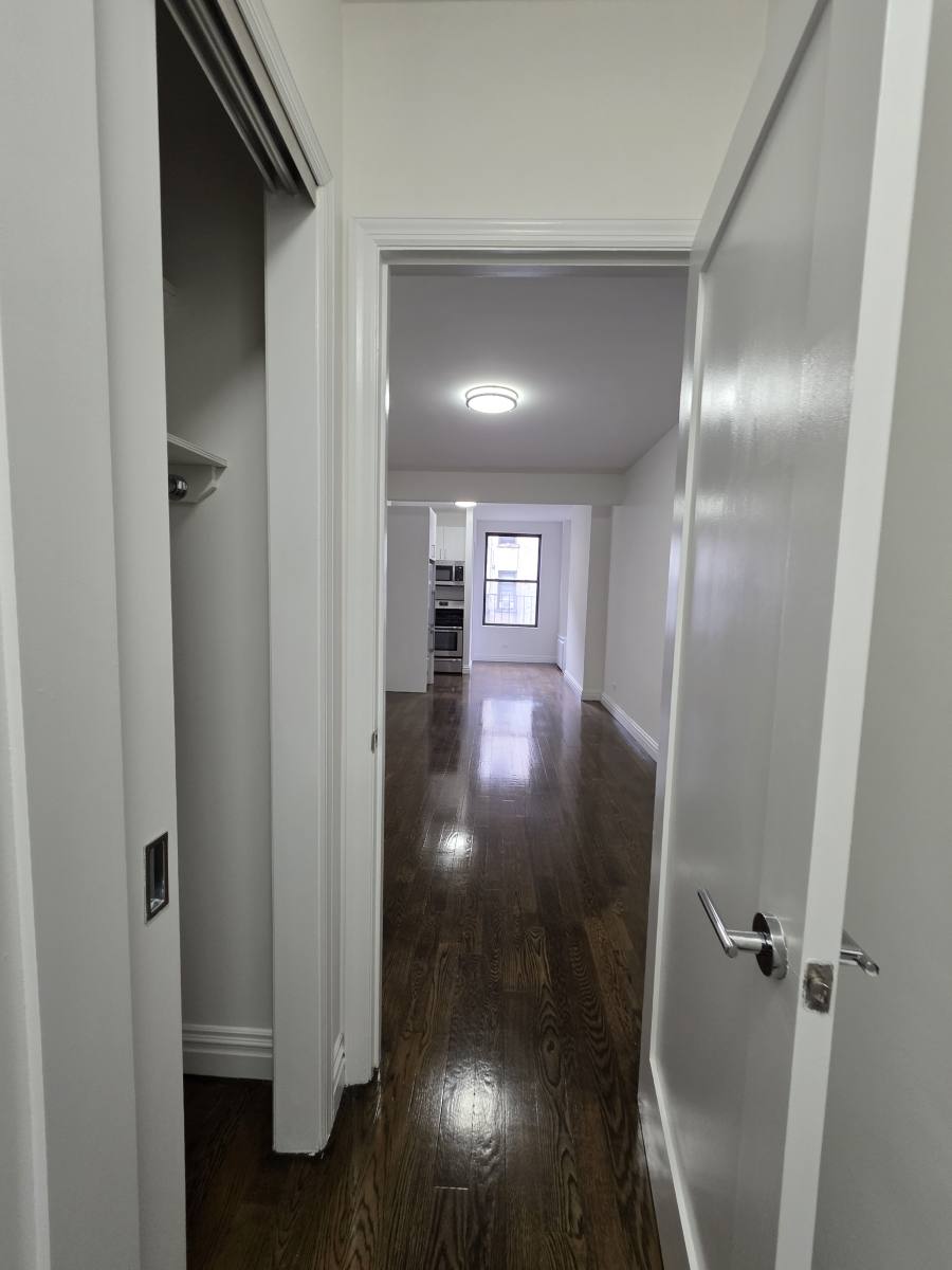 Apartment for rent at 216 E 89th St #EV3W, New York, NY 10128