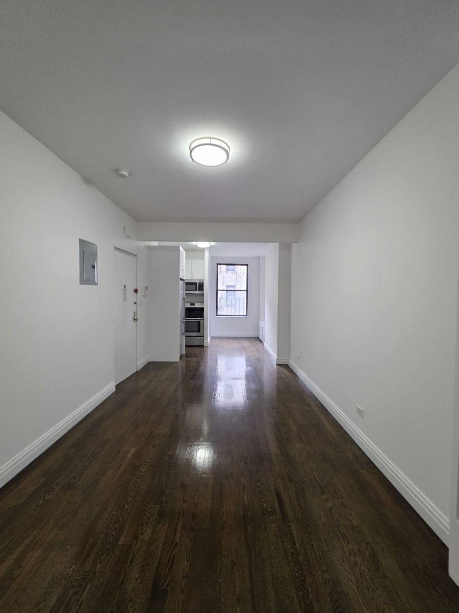 Apartment for rent at 216 E 89th St #EV3W, New York, NY 10128
