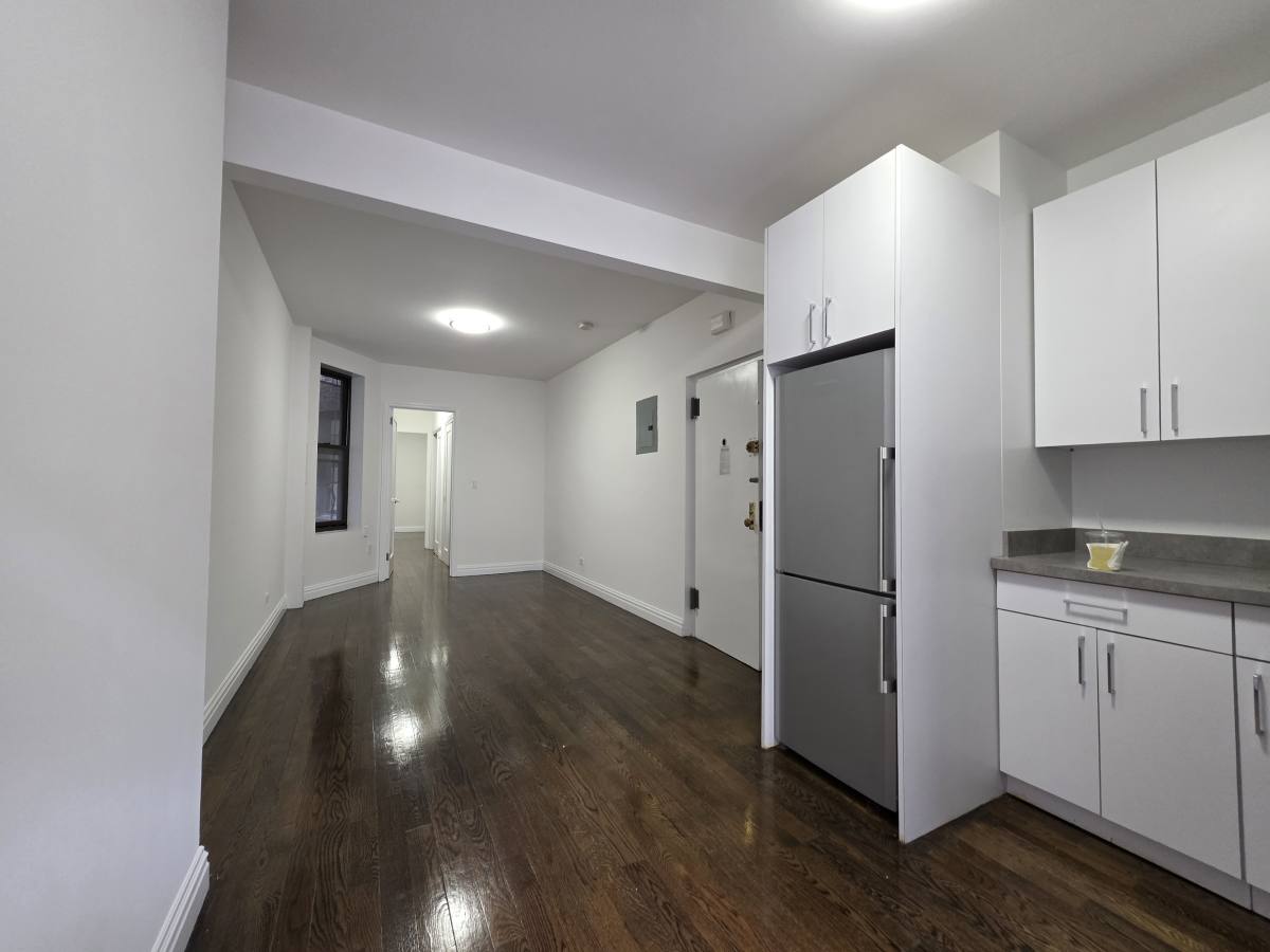 Apartment for rent at 216 E 89th St #EV3W, New York, NY 10128