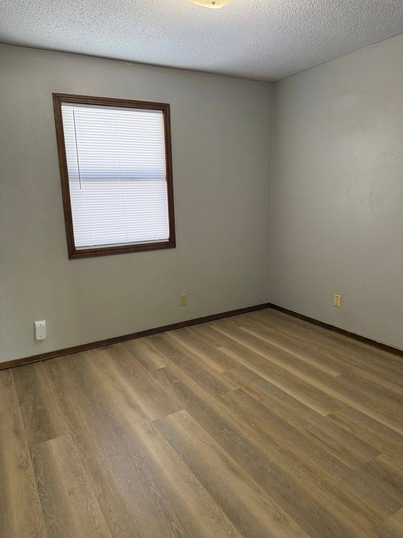 House for rent at 2367 W Farm Rd, Springfield, MO 65807