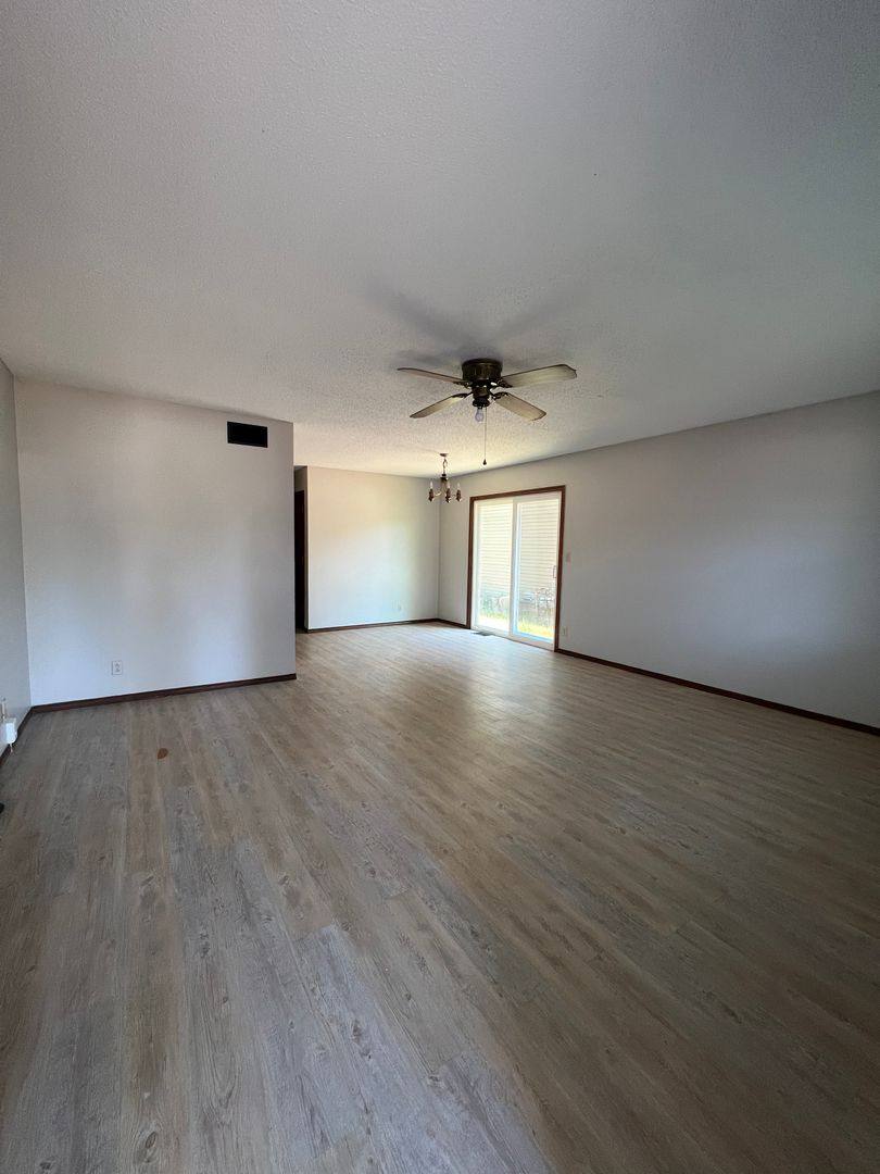 House for rent at 2367 W Farm Rd, Springfield, MO 65807