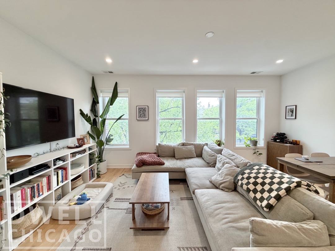 Apartment for rent at 969 W 18th St #1, Chicago, IL 60608