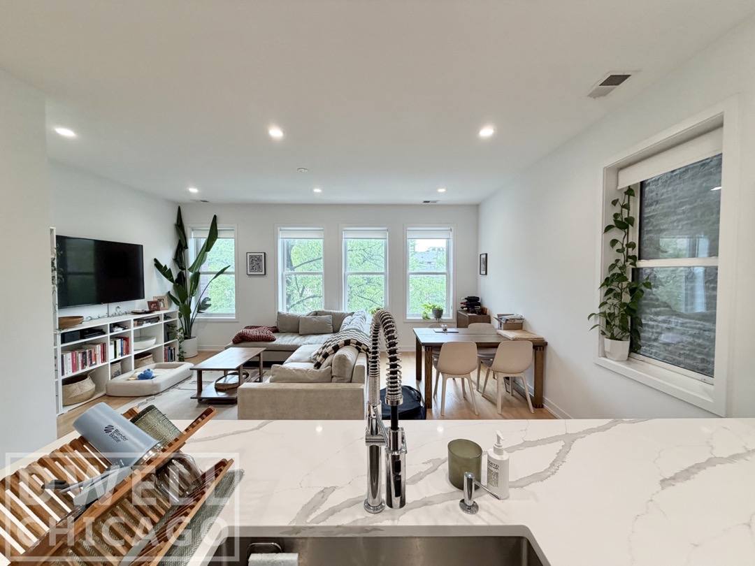 Apartment for rent at 969 W 18th St #1, Chicago, IL 60608