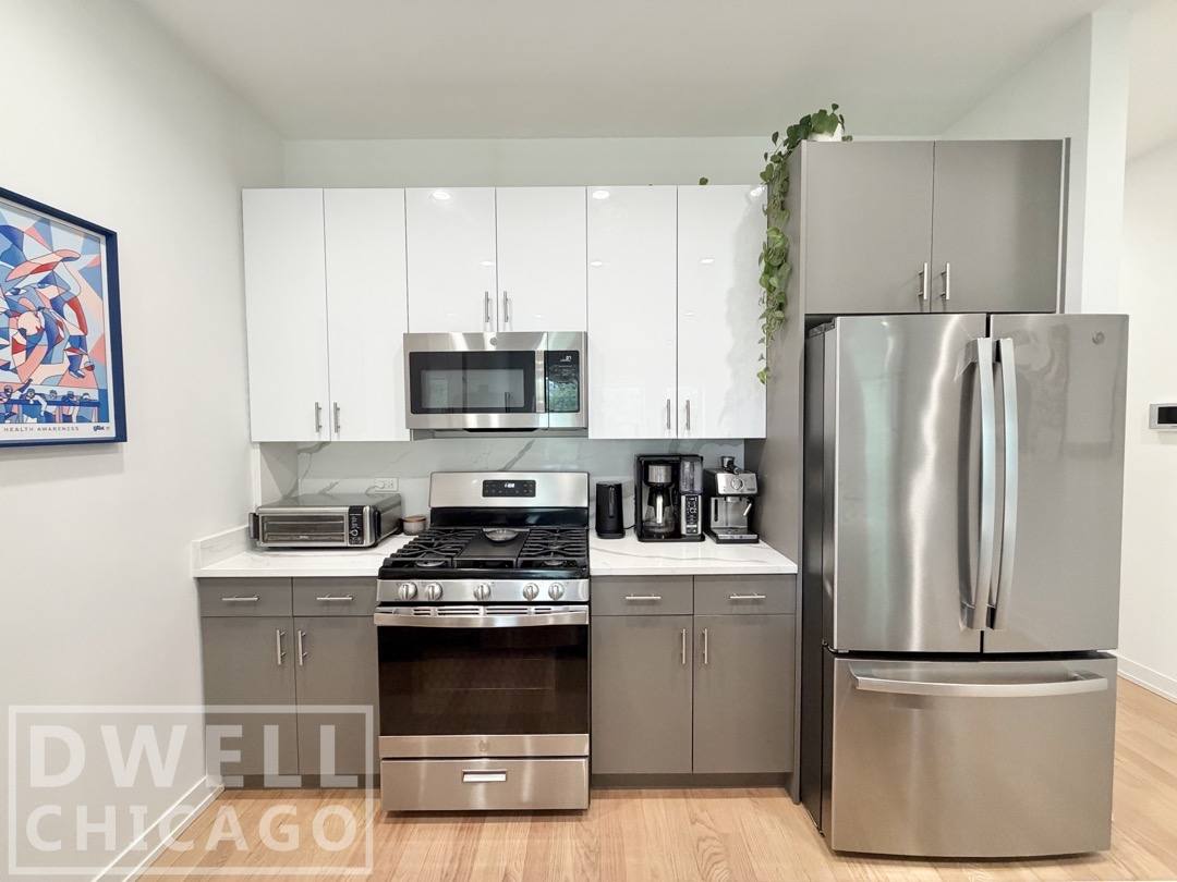Apartment for rent at 969 W 18th St #1, Chicago, IL 60608