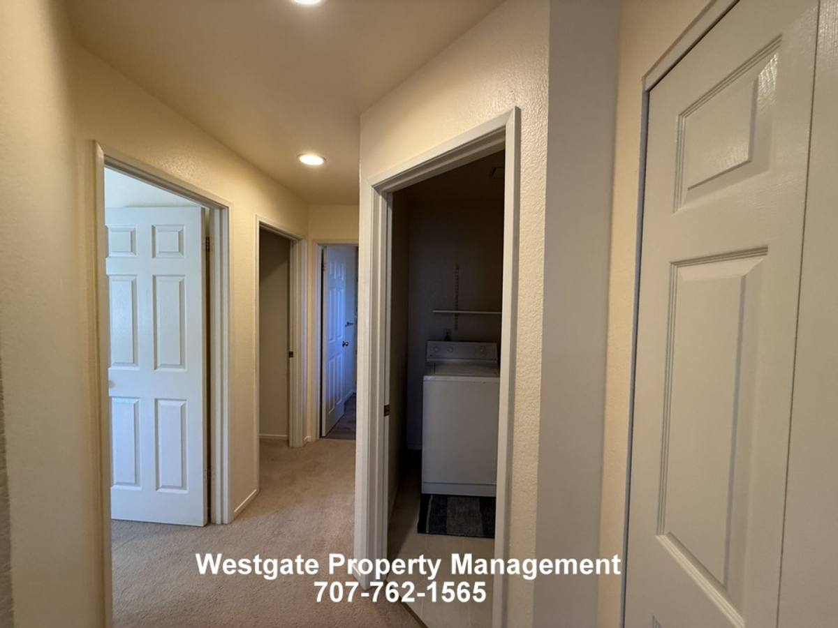 Townhouse for rent at 1453 Capri Ave, Petaluma, CA 94954