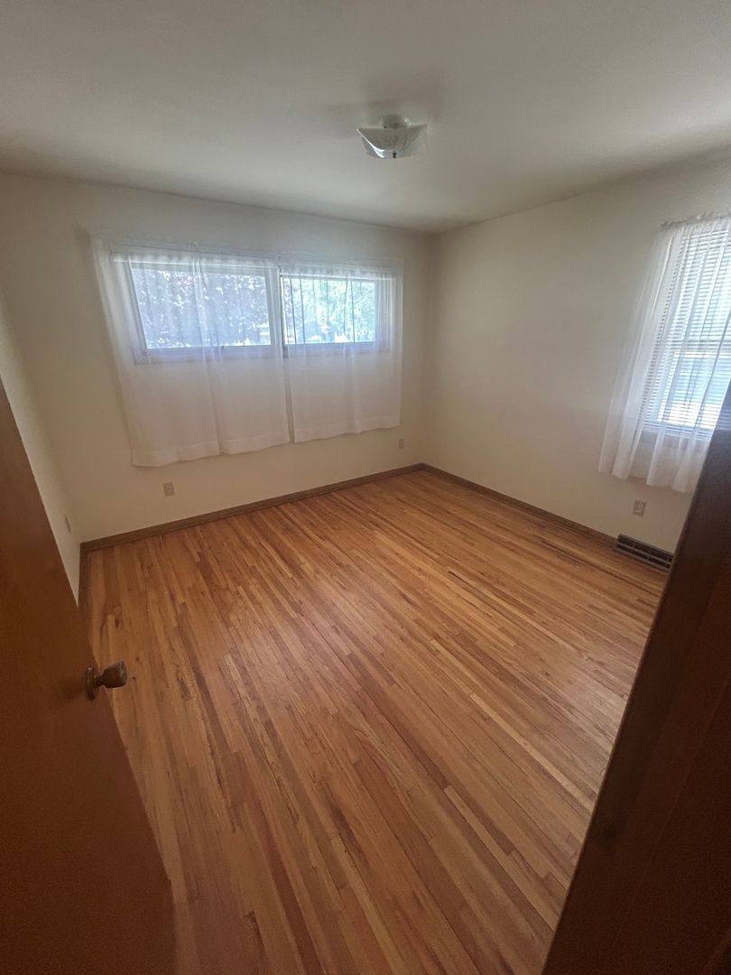 Apartment for rent at 105 Bellaire Rd, Waterloo, IA 50701