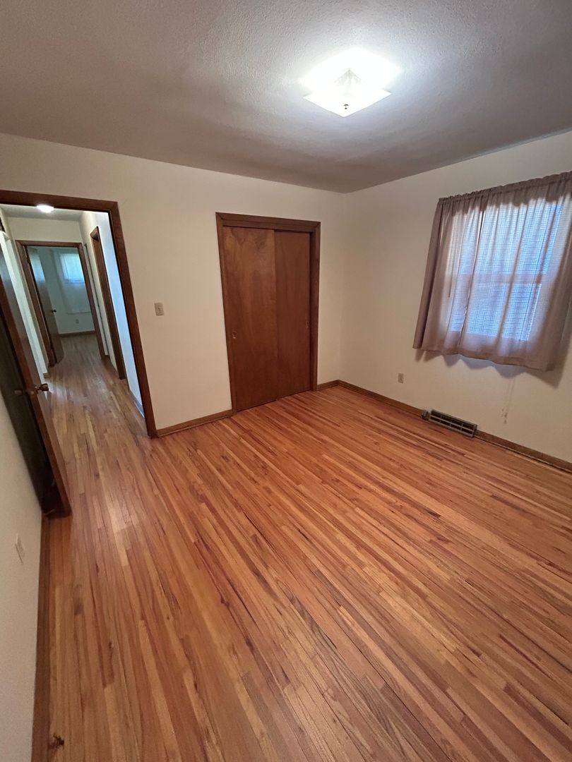 Apartment for rent at 105 Bellaire Rd, Waterloo, IA 50701
