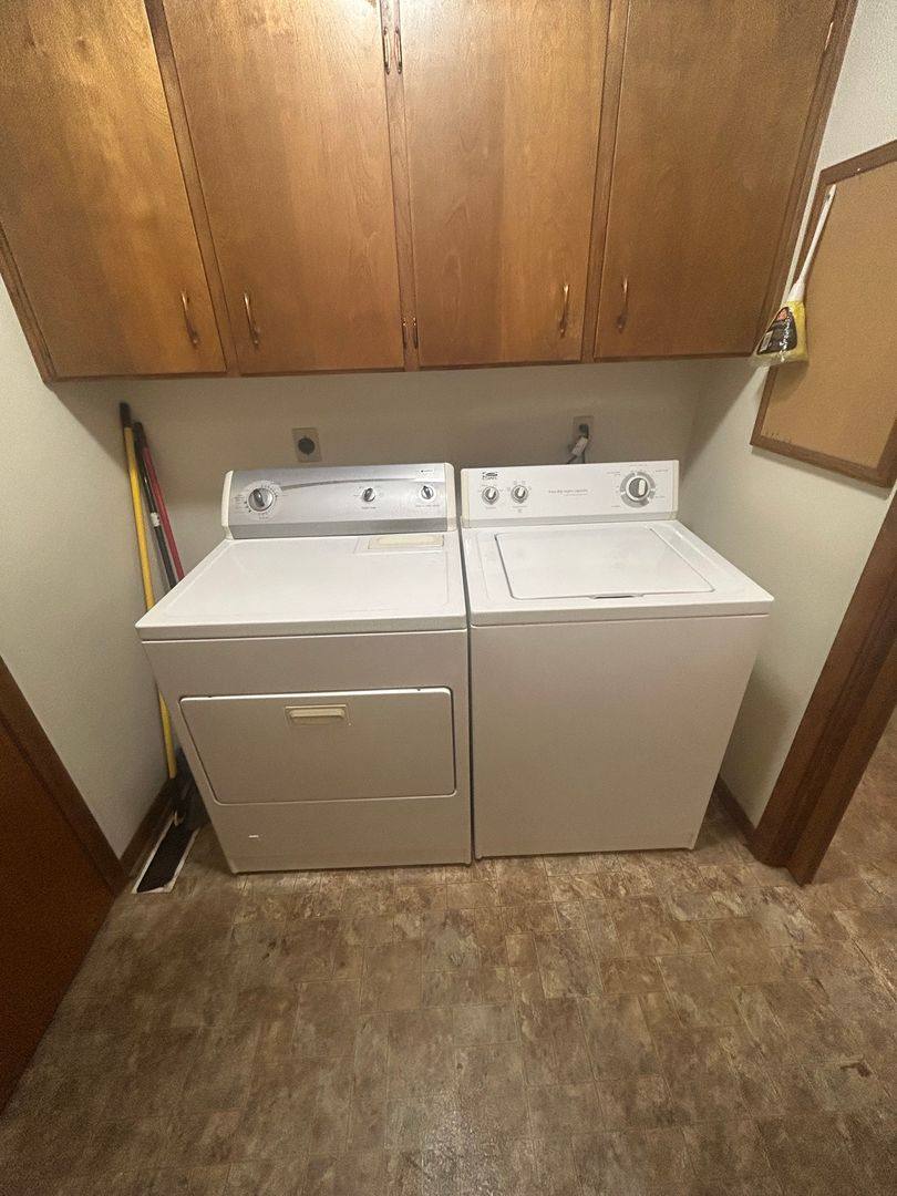 Apartment for rent at 105 Bellaire Rd, Waterloo, IA 50701