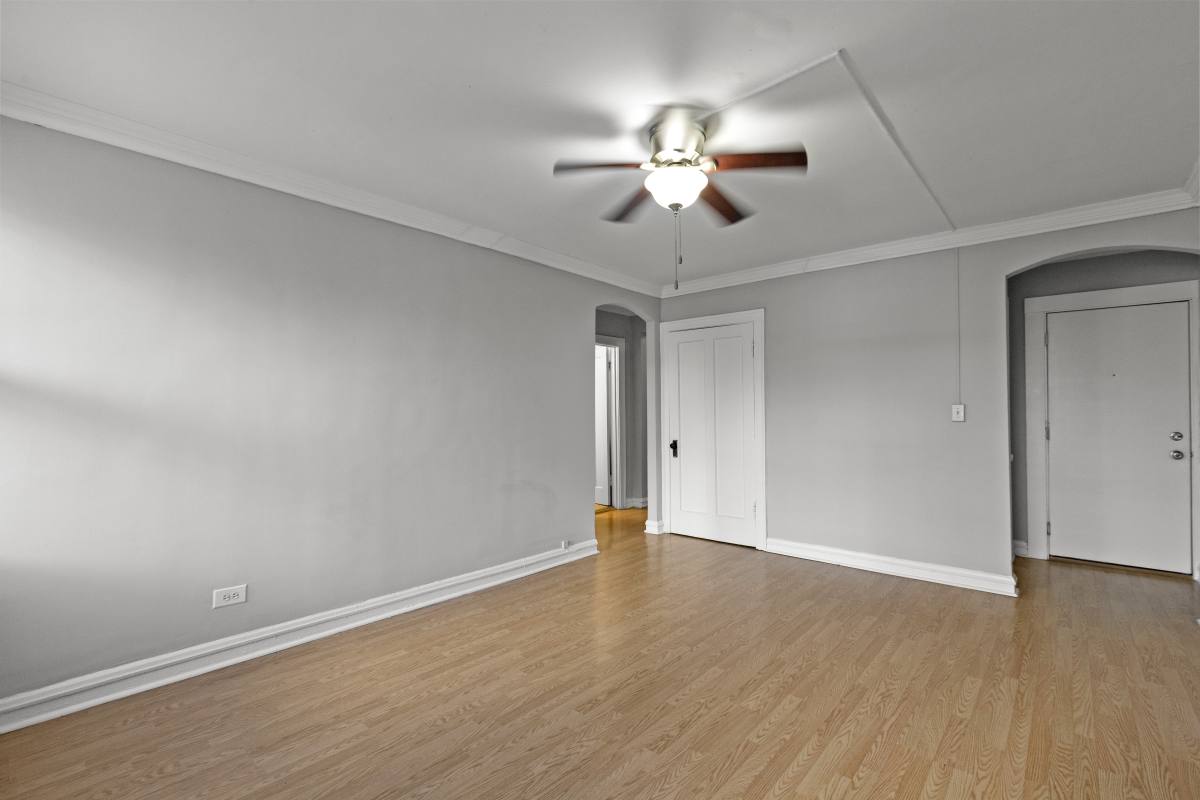 Apartment for rent at 661 W Sheridan #410, Chicago, IL 60613