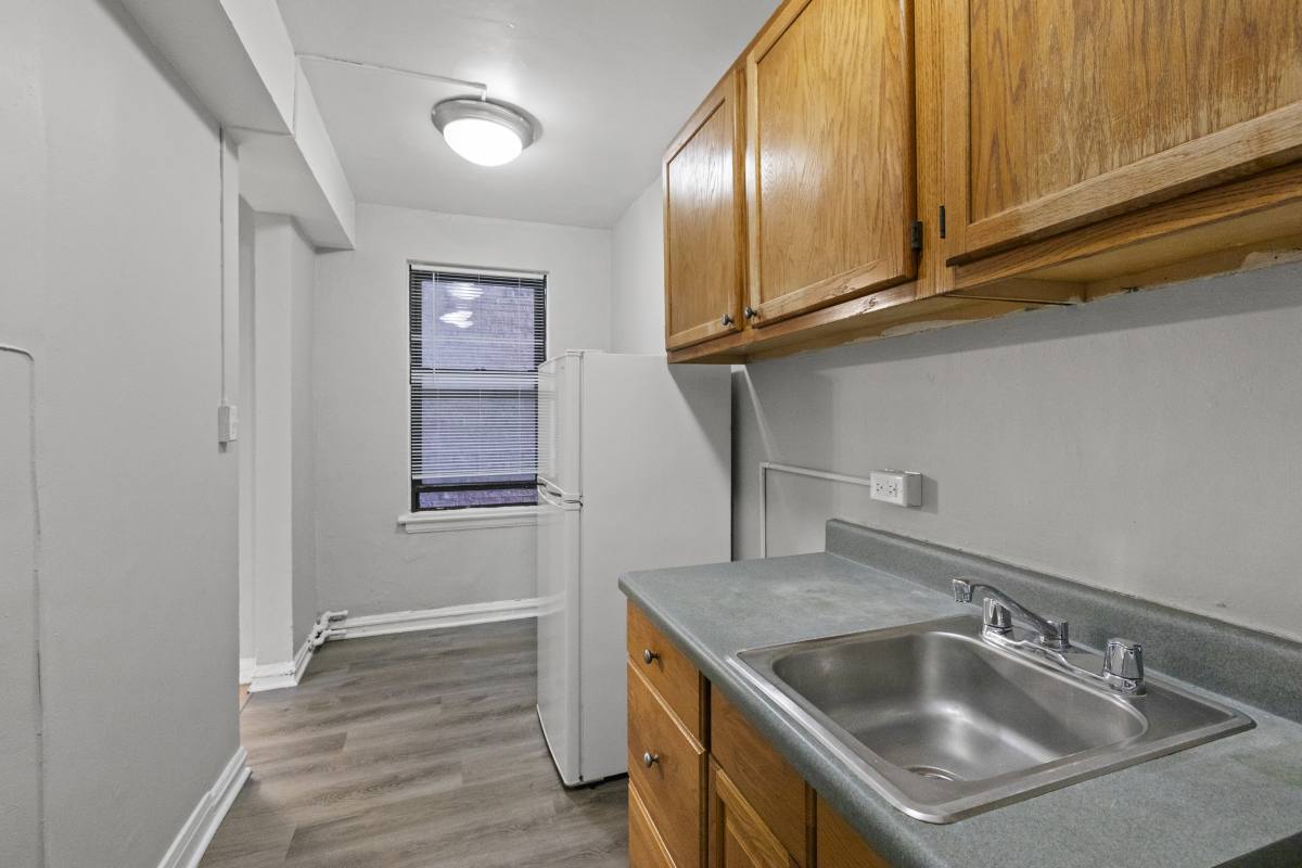 Apartment for rent at 661 W Sheridan #410, Chicago, IL 60613