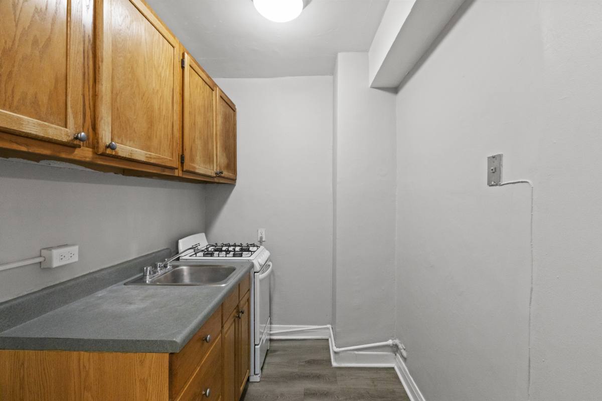 Apartment for rent at 661 W Sheridan #410, Chicago, IL 60613