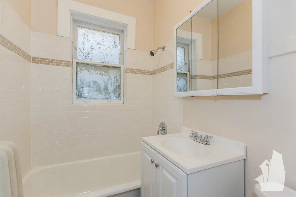 Apartment for rent at 638 W Arlington Place #52, Chicago, IL 60614