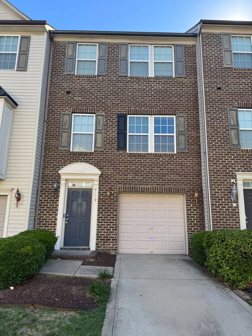 Townhouse for rent at 7749 Jackson Pond Dr, Charlotte, NC 28273