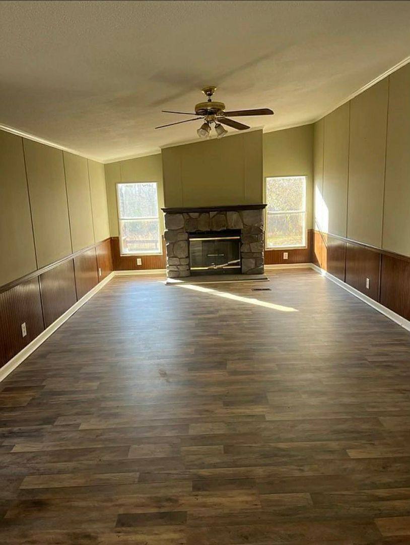 House for rent at 3289 Bradshaw Rd, Austin, KY 42123