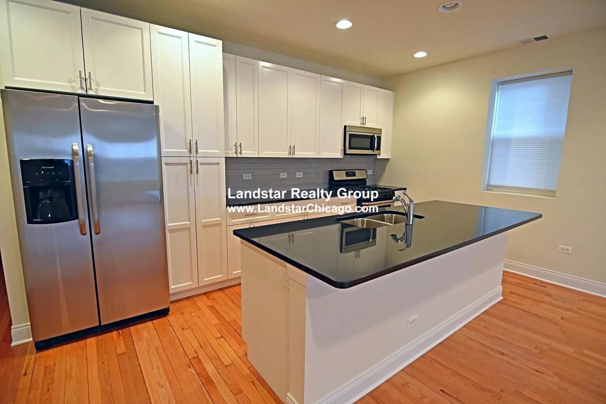 Apartment for rent at 6453 N Newgard Ave #2, Chicago, IL 60626