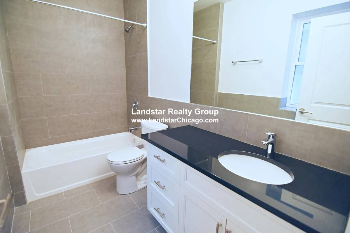 Apartment for rent at 6453 N Newgard Ave #2, Chicago, IL 60626