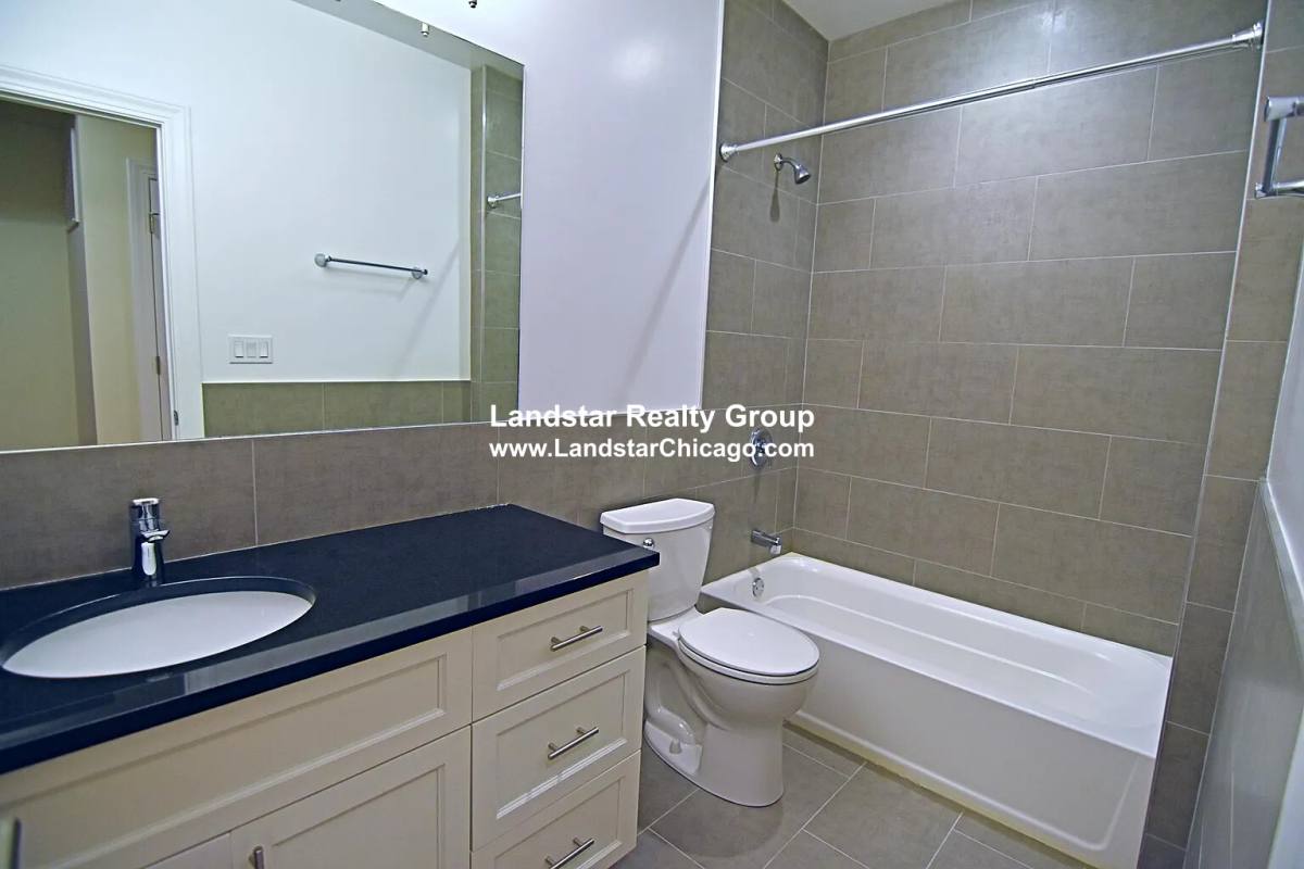 Apartment for rent at 6453 N Newgard Ave #2, Chicago, IL 60626