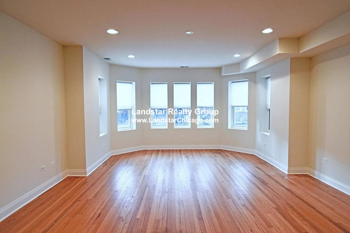 Apartment for rent at 6453 N Newgard Ave #2, Chicago, IL 60626