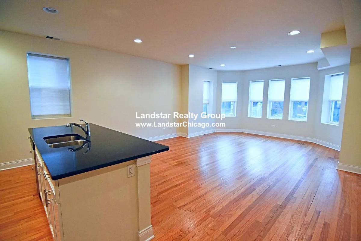 Apartment for rent at 6453 N Newgard Ave #2, Chicago, IL 60626