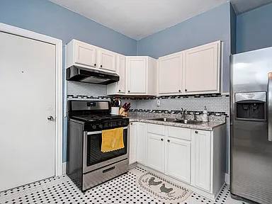 House for rent at 928 Baxter St SE, Grand Rapids, MI 49506