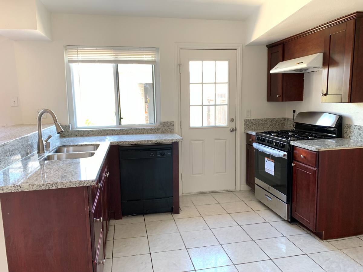 Townhouse for rent at 1418 N Elderberry Ave, Ontario, CA 91762