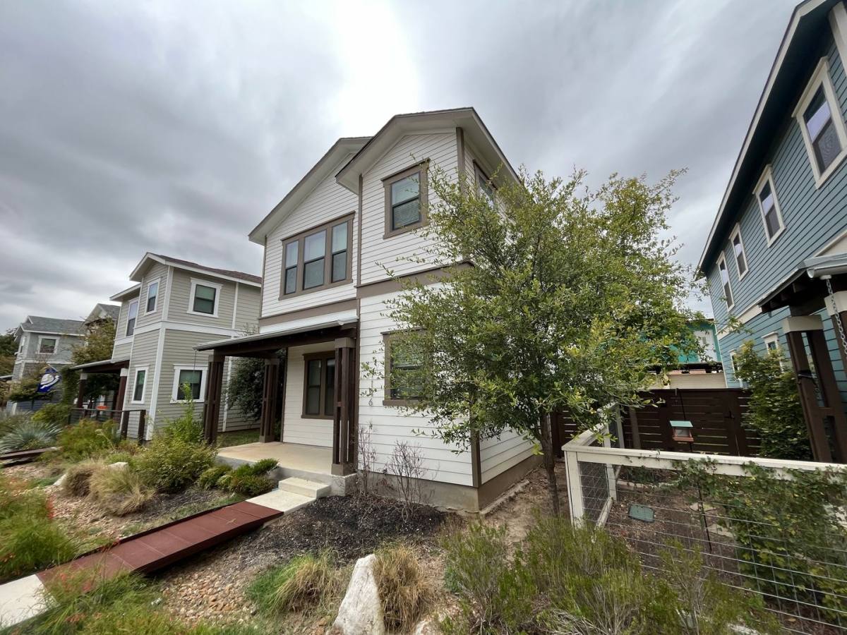 House for rent at 1146 N Olive St, San Antonio, TX 78202