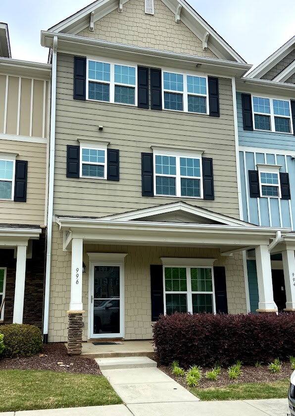 Townhouse for rent at 996 Tender Dr, Apex, NC 27502
