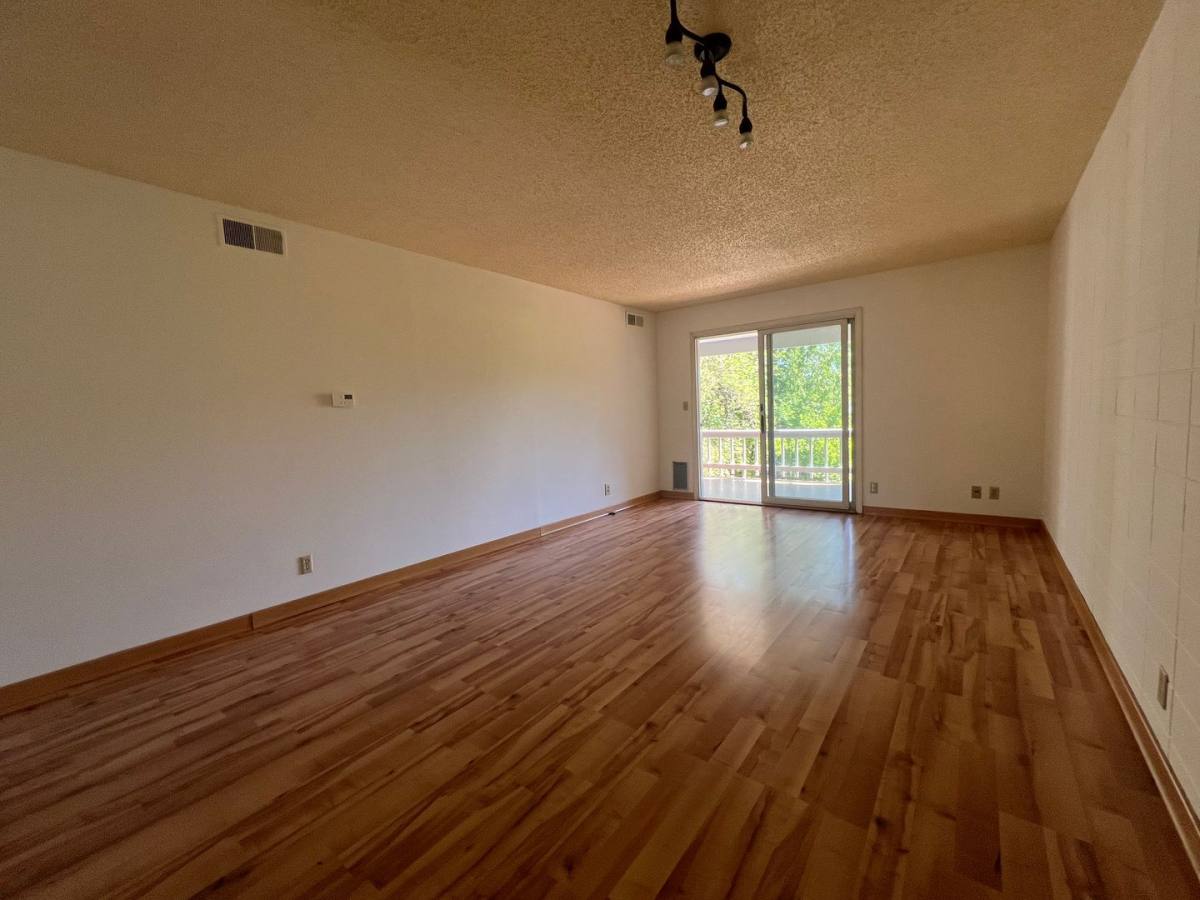 Apartment for rent at 854 Twin Pines Circle, Ashland, OR 97520