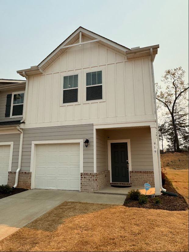 Townhouse for rent at 919 Yarn Way, Greer, SC 29651