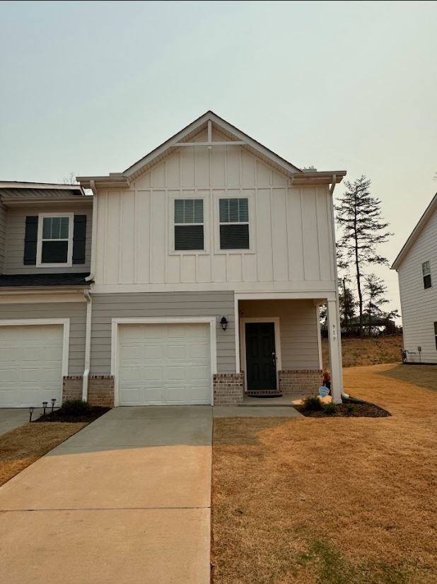 Townhouse for rent at 919 Yarn Way, Greer, SC 29651