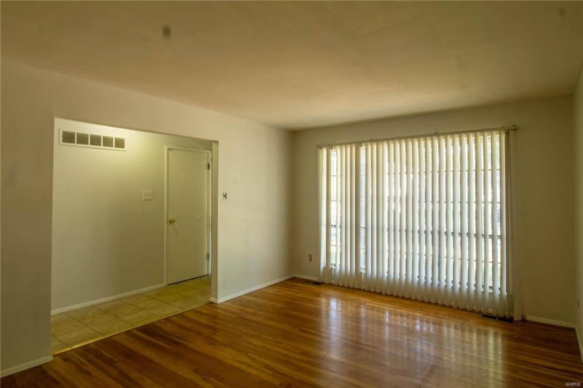 House for rent at 1670 Arundel Dr, Florissant, MO 63033