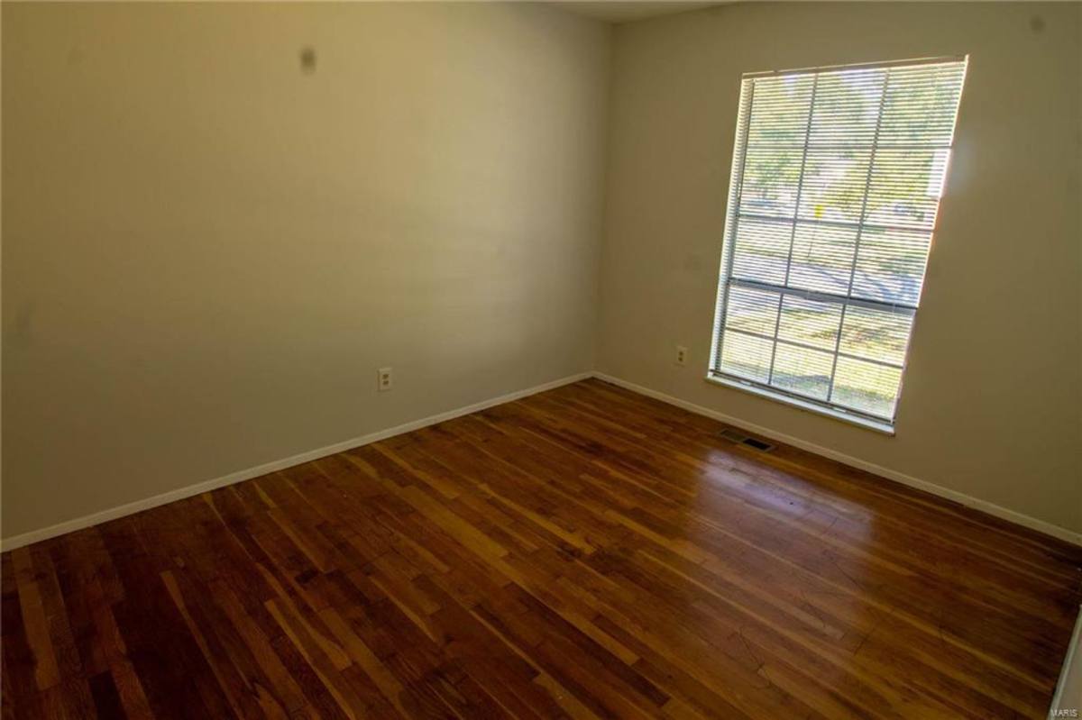 House for rent at 1670 Arundel Dr, Florissant, MO 63033
