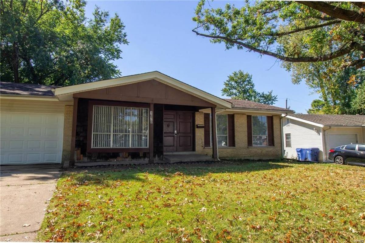 House for rent at 1670 Arundel Dr, Florissant, MO 63033
