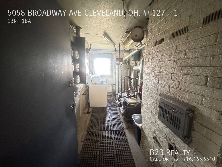 Apartment for rent at 5058 Broadway Ave #1, Cleveland, OH 44127