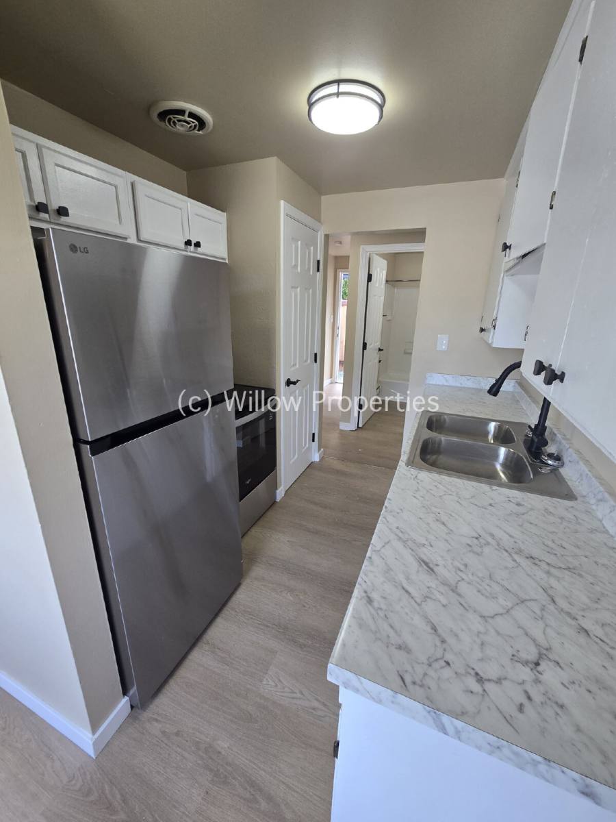 Apartment for rent at 12020 Edgewood Ave SW #3, Lakewood, WA 98498